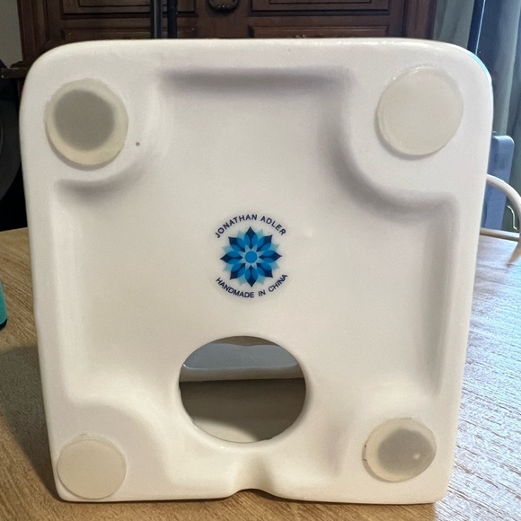 Jonathan Adler Smartphone Docking Station Porcelain High-Gloss White Finish - Picture 9 of 9